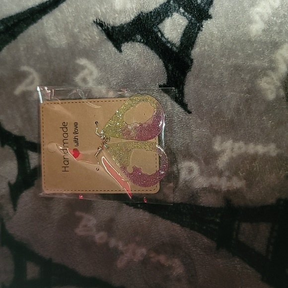 Earrings - Picture 5 of 6